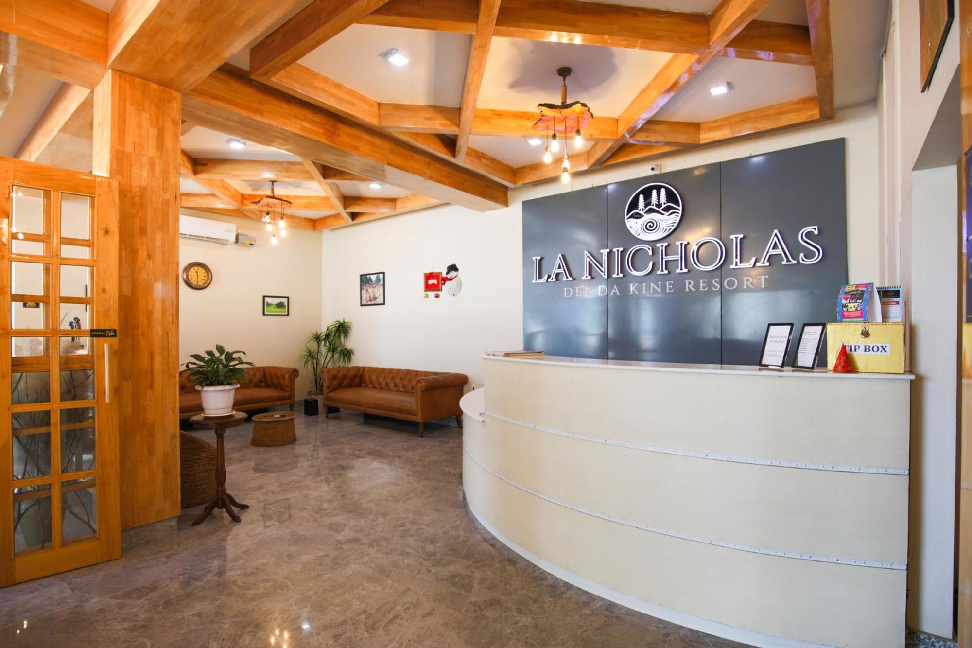 La Nicholas Lake View By Summit Hotels Shillong Eksteriør billede